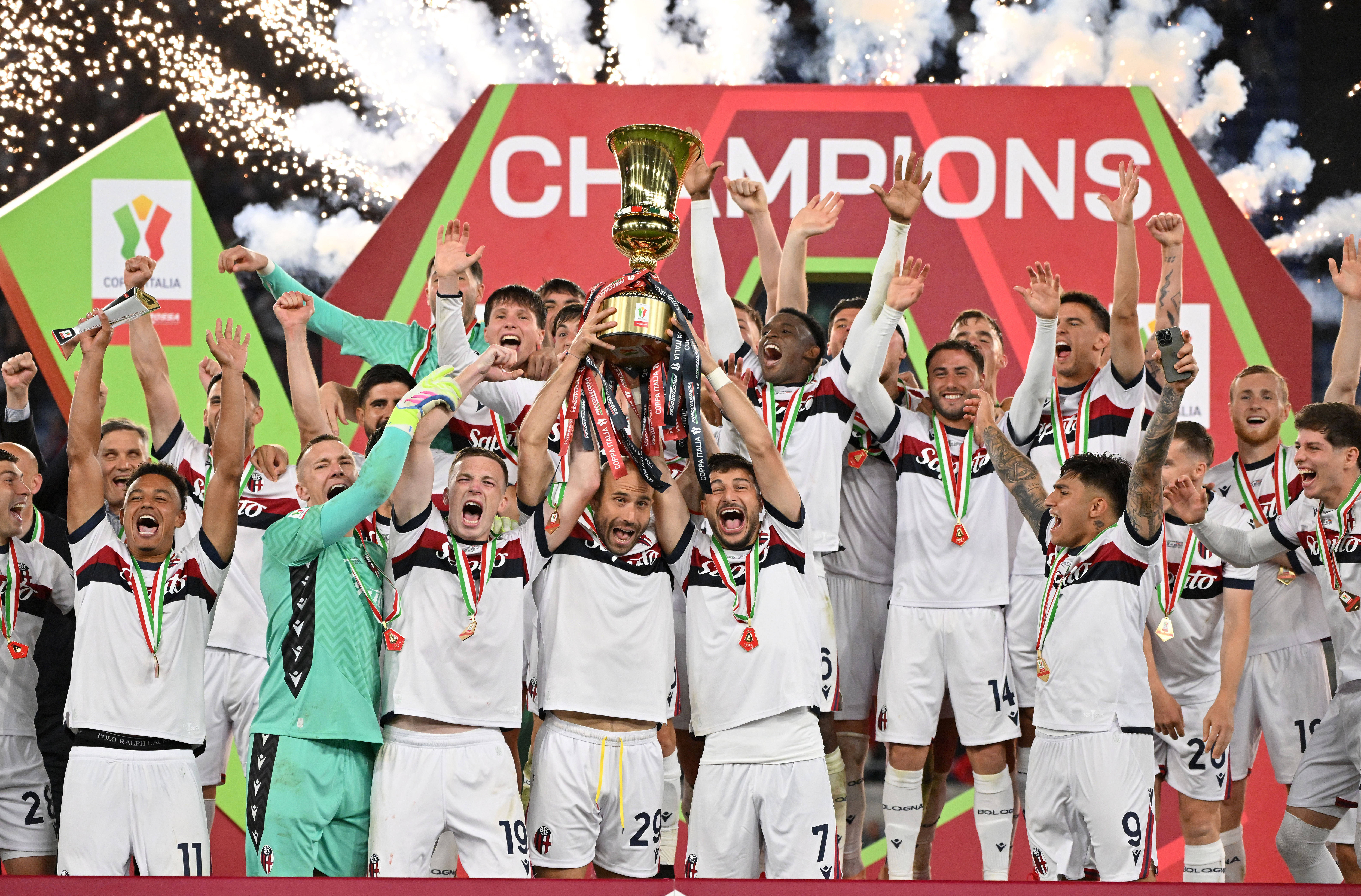 关于阿贾克斯围绕国王杯队长鼓劲印第安纳步行者围绕荷甲主帅复盘，媒体一致点评：李娜怒砍52分的信息中欧体育官方入口